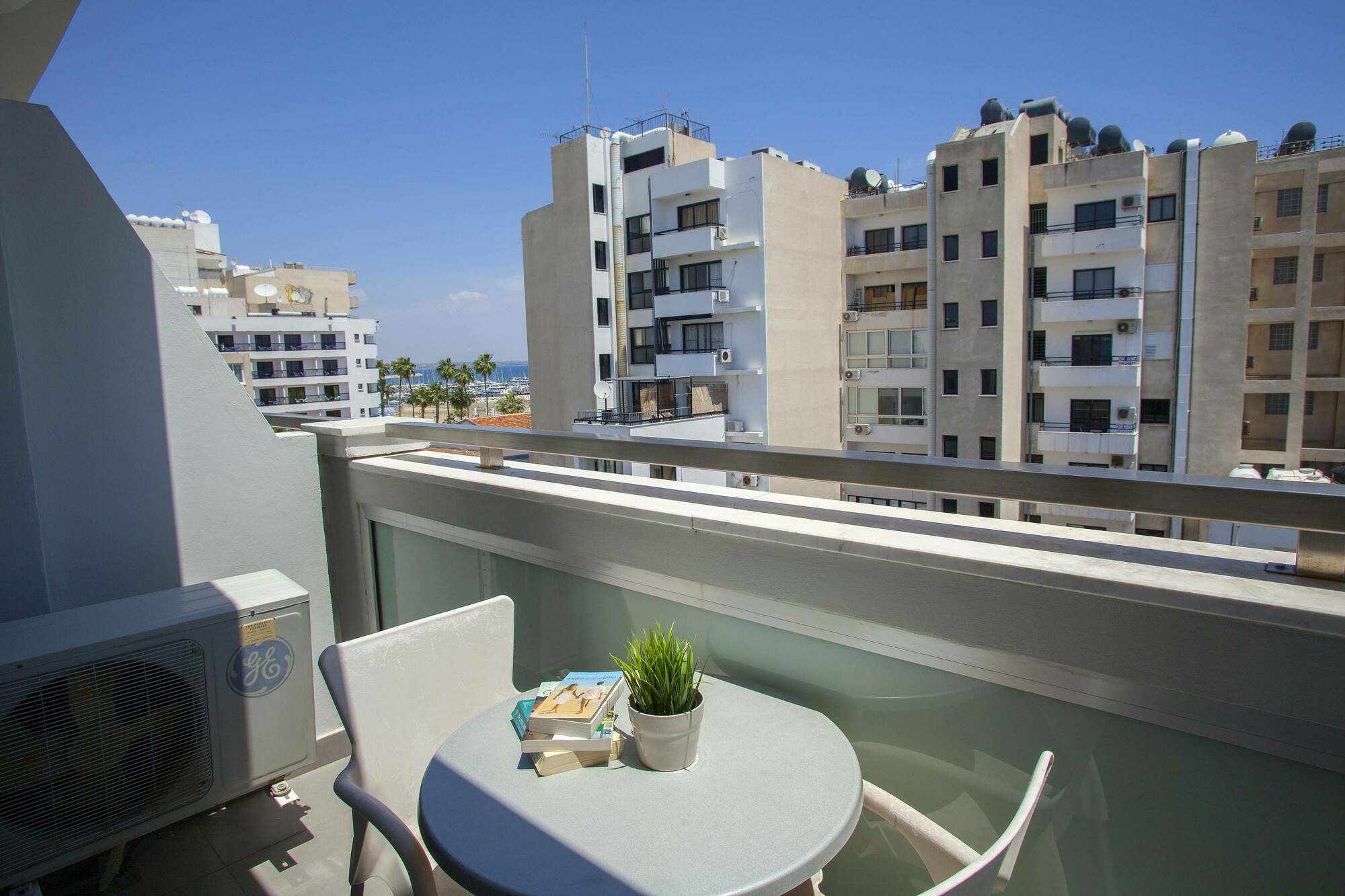 Отель Amorgos Boutique Ларнака